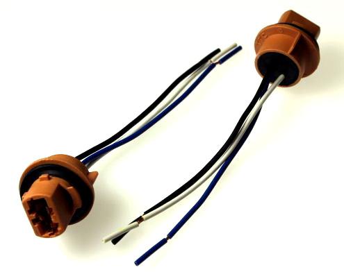 Патрон 2 контакта (под бесцокол. лампу) T20 с проводами Nord YADA