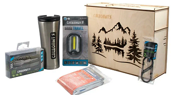 Набор подарочный "СЛЕДОПЫТ Перевал" (коробка фанерная,термомешок/кружка,мультитул,фонарь,карабин) Набор подарочный "СЛЕДОПЫТ Перевал" (коробка фанерная,термомешок/кружка,мультитул,фонарь,карабин)