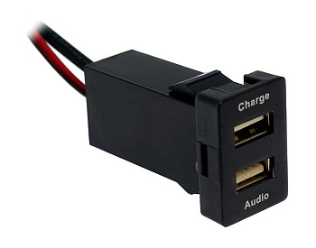 USB разъем в штатную заглушку для Toyota new (с зарядным устройством)(10702070/280318/0038105/20)КНР
