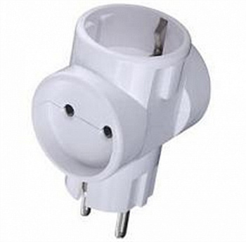 Тройник TOKER белый (1евро+2универсальн) 16А 250В