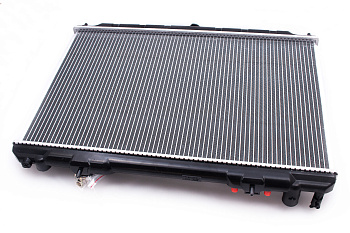 Радиатор двигателя NI X-Trail (T30) 2.0/2.5 / 4x4
